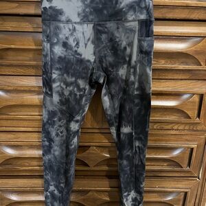 Womens HeyNuts Tie-Dye Leggings - Black and Gray, size L, 25 inch inseam